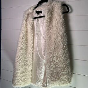 NWT small Audrey Lane faux fur vest. A75
